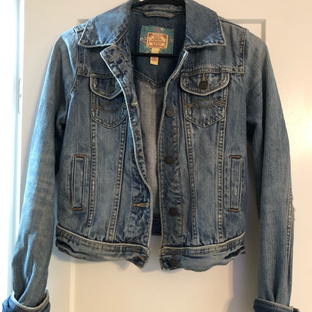 Abercrombie & Fitch  Cropped Jean Jacket
